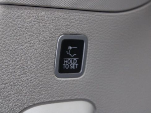 Used 2024 Jeep Wagoneer Series II image 16