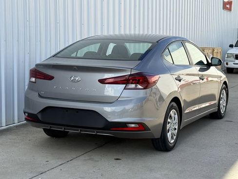 Used 2020 Hyundai Elantra SE w/ Cargo Package (C1) FWD image 4