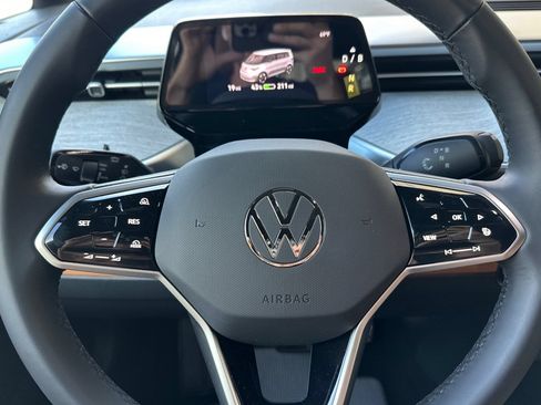 New 2025 Volkswagen ID. Buzz Pro S RWD image 25