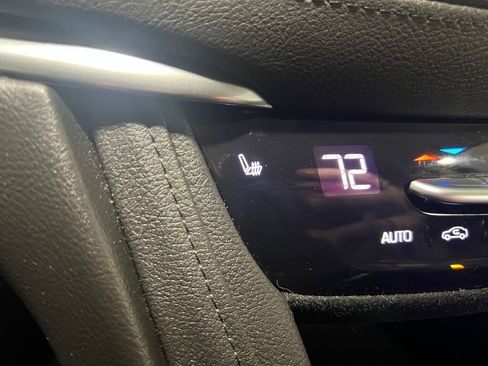 Used 2019 Cadillac XT5 Luxury w/ LPO, Black Ice Package image 16