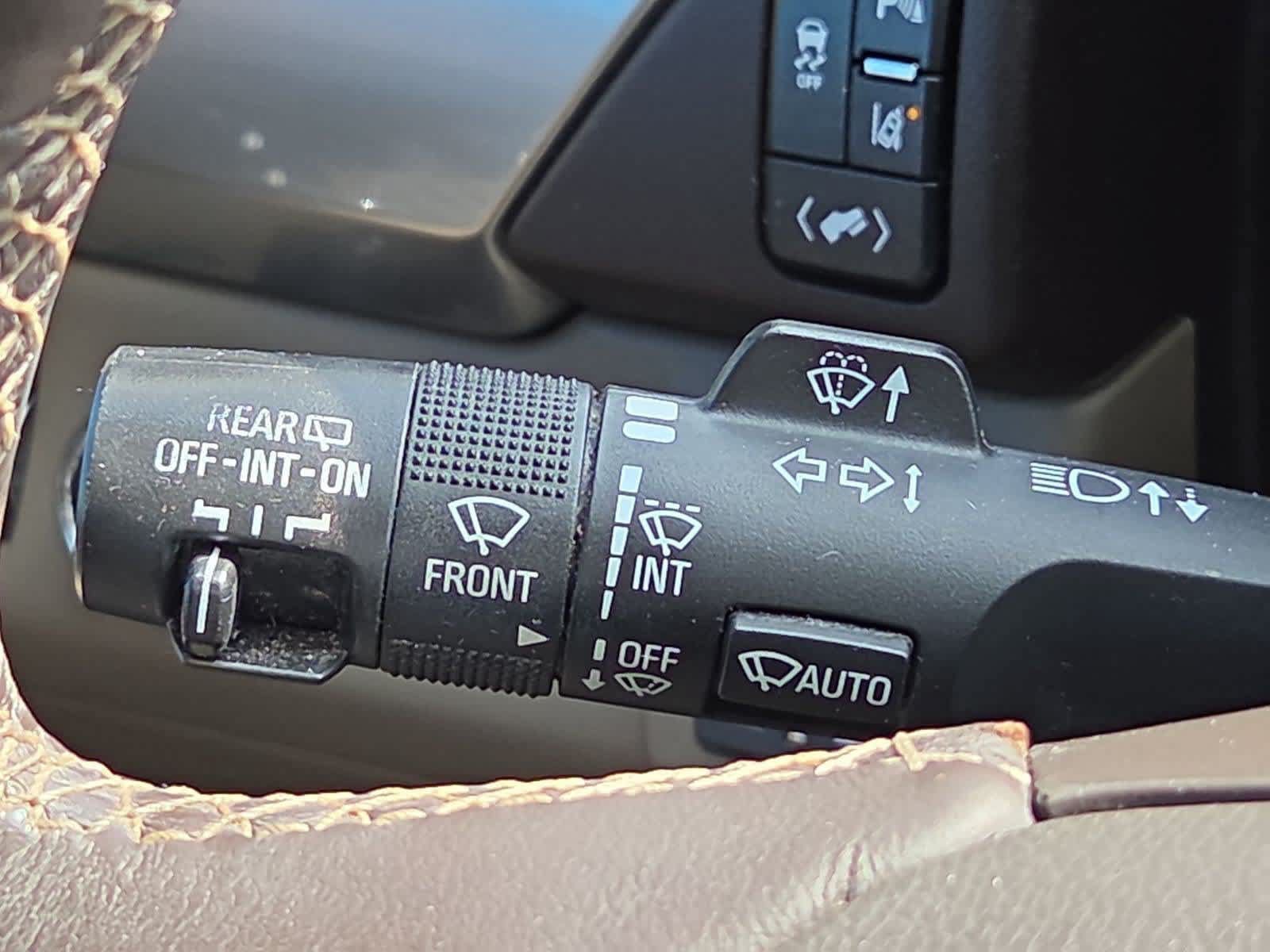 Used 2015 Chevrolet Tahoe LT RWD image 25