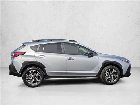 Used 2024 Subaru Crosstrek 2.0i Premium image 4