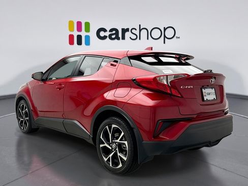 Used 2021 Toyota C-HR XLE FWD image 3