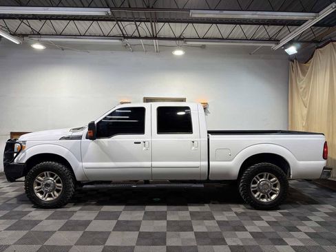 Used 2014 Ford F250 Lariat w/ Lariat Interior Package image 2