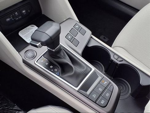 New 2026 Kia Sportage EX FWD image 12