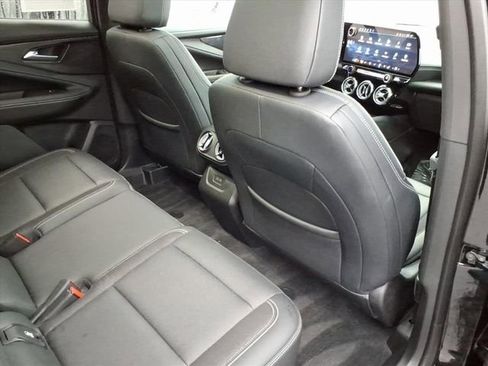 Used 2024 Chevrolet Blazer EV LT image 23