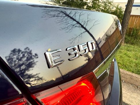 Used 2015 Mercedes-Benz E 350 4MATIC Sedan image 43