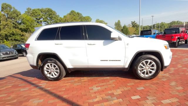 Used 2021 Jeep Grand Cherokee Laredo AWD/4WD image 2