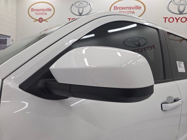 Used 2025 Toyota Camry SE w/ Convenience Package FWD image 29
