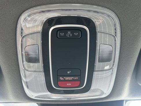 Certified 2025 Hyundai Elantra SEL FWD image 31