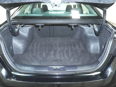 Used 2024 Nissan Altima 2.5 SR FWD image 6