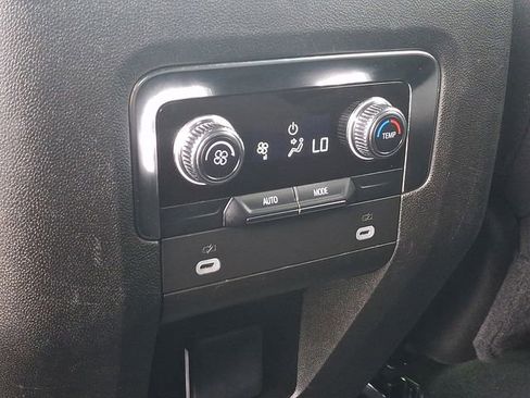 Used 2024 GMC Yukon SLE AWD/4WD image 21