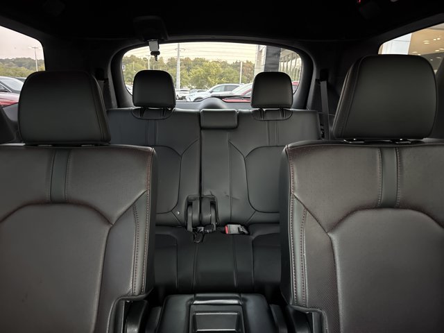 Used 2025 Honda Pilot Black Edition image 23