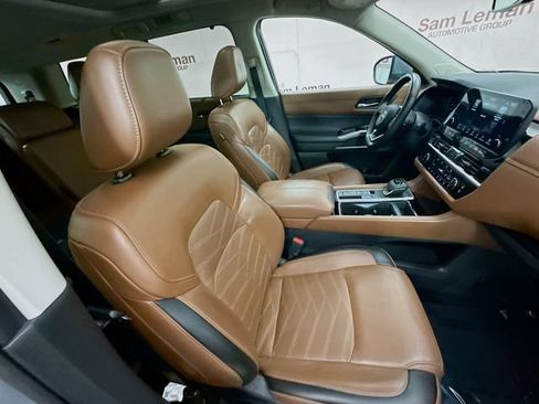 Used 2024 Nissan Pathfinder Platinum w/ Cargo Package FWD image 30