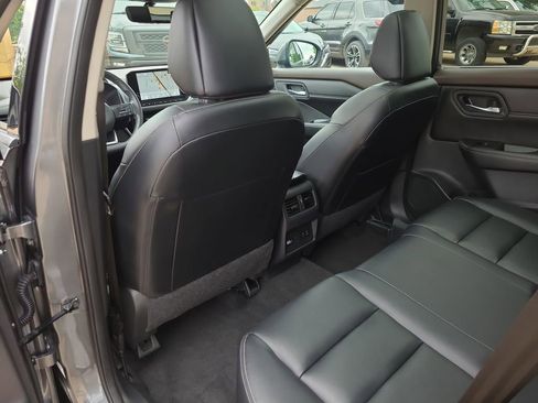 Used 2023 Nissan Rogue SL w/ SL Premium Package FWD image 10