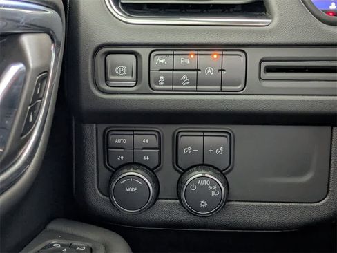 Used 2023 Chevrolet Tahoe Premier image 35
