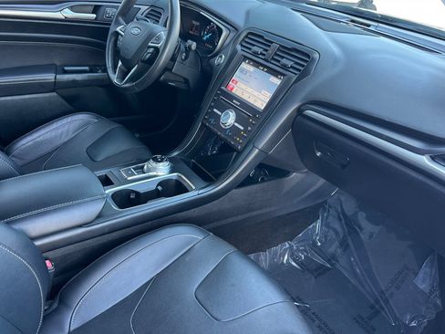Used 2019 Ford Fusion Titanium AWD/4WD image 12