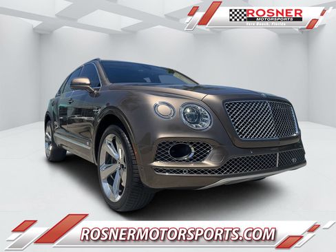 Used 2018 Bentley Bentayga image 1