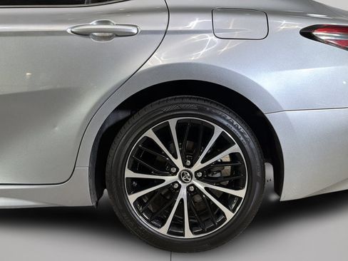 Used 2019 Toyota Camry SE FWD image 34