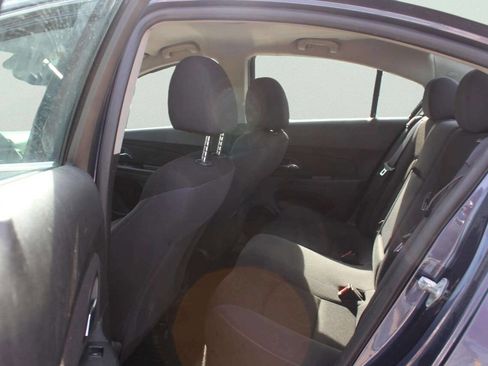 Used 2013 Chevrolet Cruze LT FWD image 6