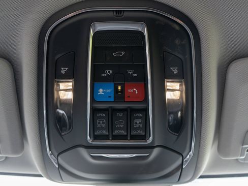 Used 2023 Jeep Grand Cherokee 4WD 4xe w/ Luxury Tech Group II image 25