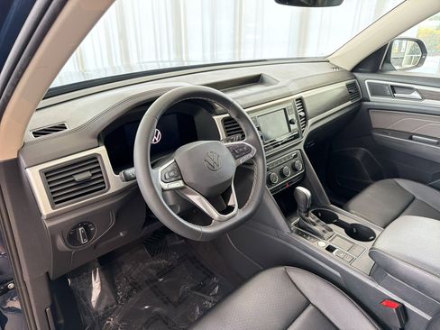 Used 2023 Volkswagen Atlas SE image 4