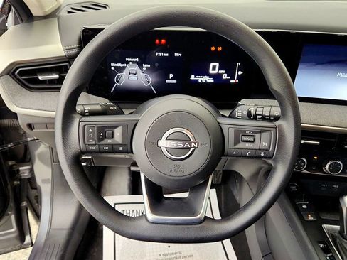 Used 2025 Nissan Kicks SV FWD image 13