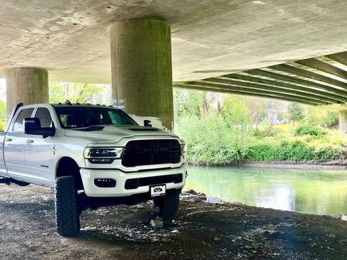 New 2024 RAM 3500 Laramie w/ Night Edition image 10