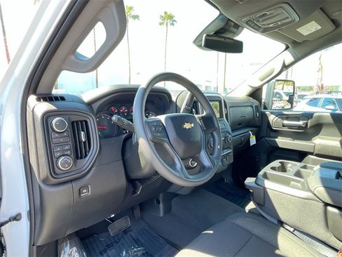 New 2025 Chevrolet Silverado 2500 Custom w/ Custom Value Package image 10