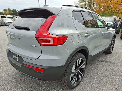 New 2026 Volvo XC40 B5 Ultra w/ Climate Package image 4