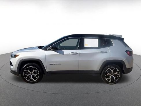 Used 2025 Jeep Compass Limited AWD/4WD image 9