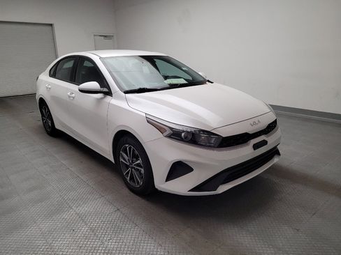 Used 2023 Kia Forte LXS image 13