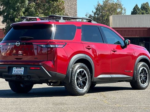 Used 2024 Nissan Pathfinder Rock Creek AWD/4WD image 3