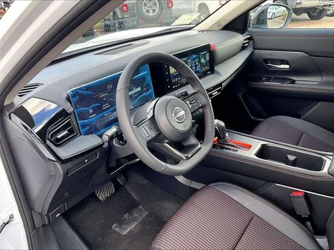 New 2026 Nissan Kicks SR w/ Cold Weather Package AWD/4WD image 9