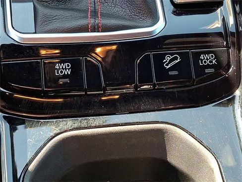 Used 2024 Jeep Compass Trailhawk image 24