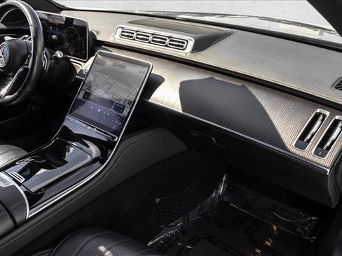 Used 2022 Mercedes-Benz S 500 4MATIC w/ AMG Line Package image 26