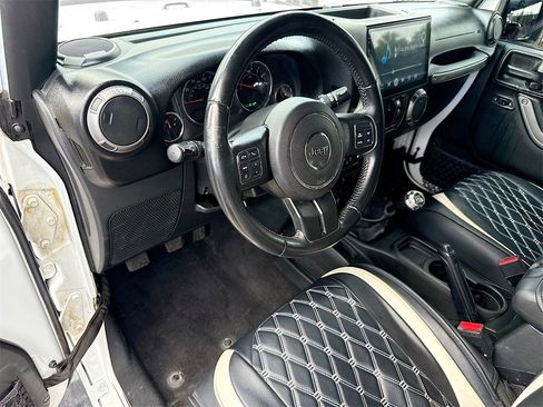 Used 2017 Jeep Wrangler Unlimited Sport image 10