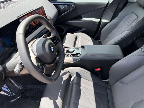 Used 2025 BMW X3 xDrive30i AWD/4WD image 4