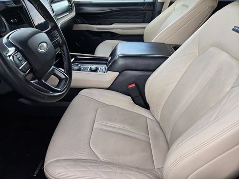 Used 2022 Ford Expedition Max Platinum AWD/4WD image 18