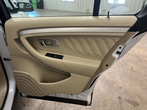 Used 2019 Ford Taurus SE FWD image 23