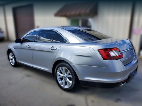 Used 2010 Ford Taurus SEL image 4
