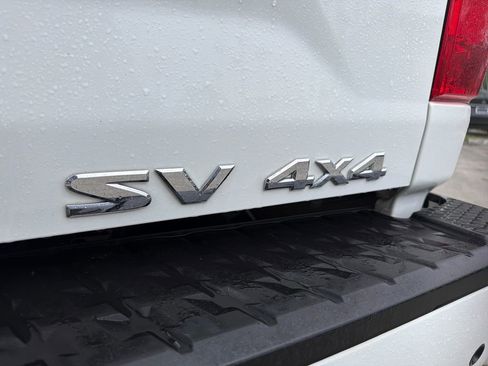 Used 2024 Nissan Titan SV w/ SV Convenience Package image 11