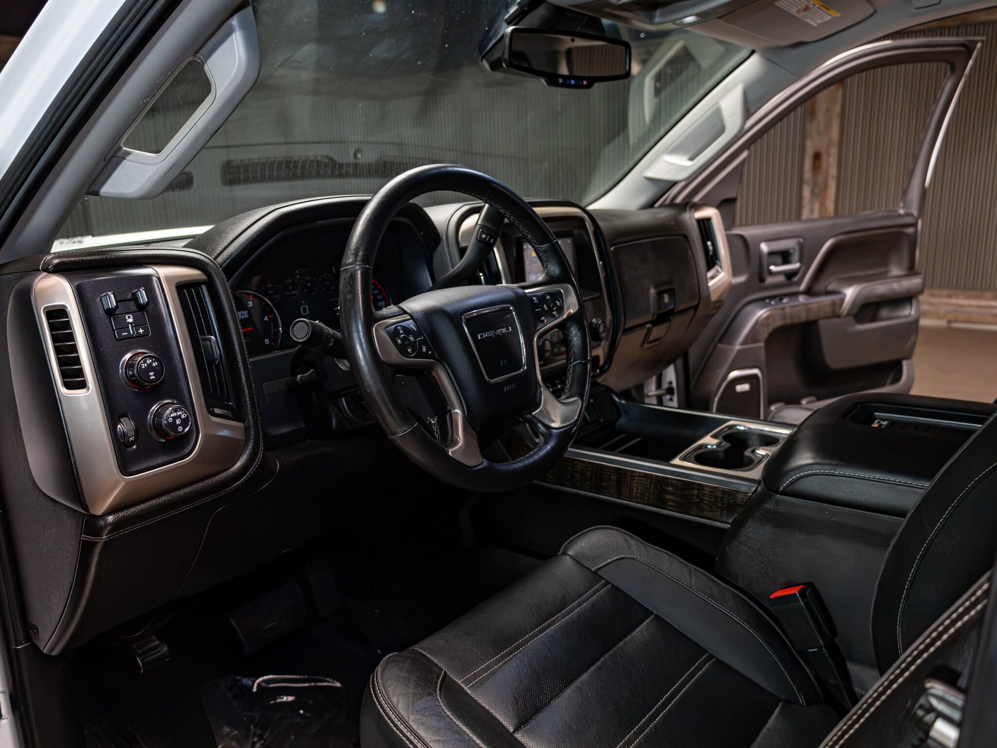 Used 2016 GMC Sierra 2500 Denali w/ Duramax Plus Package AWD/4WD image 13