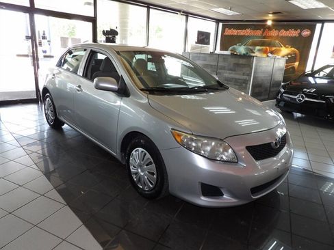 Used 2010 Toyota Corolla image 4