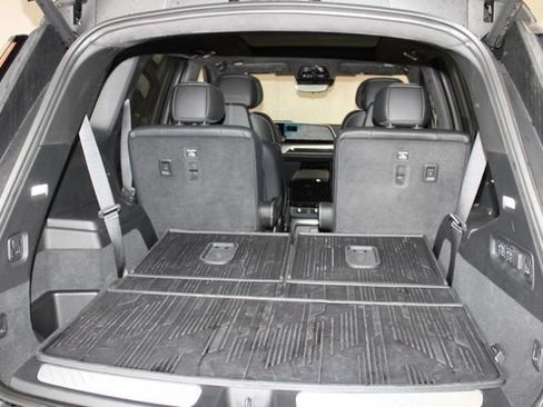 Certified 2026 Cadillac Vistiq Platinum w/ LPO, Floor Liner Package AWD/4WD image 40