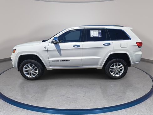 Used 2017 Jeep Grand Cherokee Overland AWD/4WD image 8