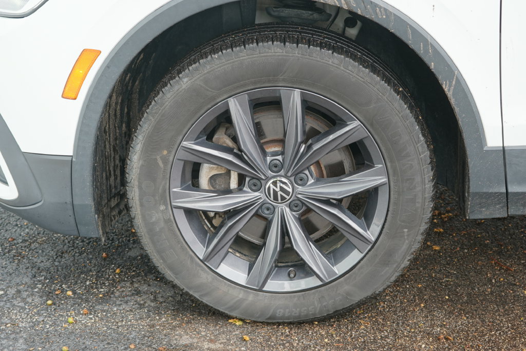 Used 2022 Volkswagen Tiguan SE AWD/4WD image 6