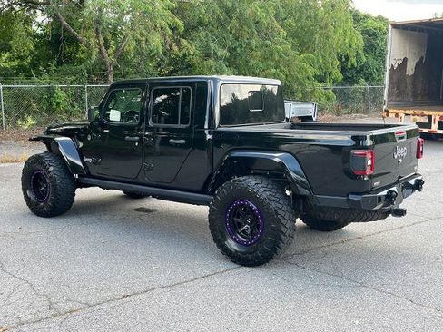 Used 2022 Jeep Gladiator Overland w/ Cold Weather Group AWD/4WD image 5