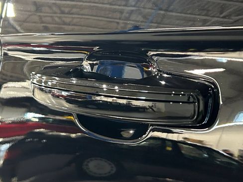 New 2026 Lincoln Navigator Reserve AWD/4WD image 16