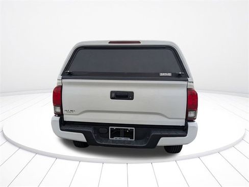 Used 2020 Toyota Tacoma SR image 4